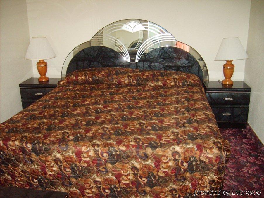 Desert Rose Inn Reno Room photo