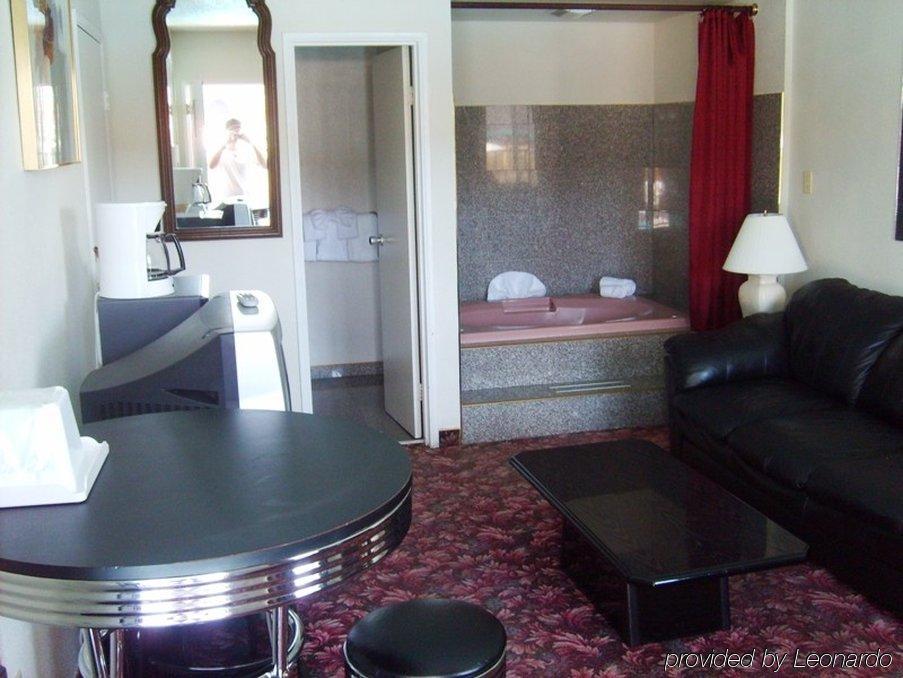 Desert Rose Inn Reno Room photo